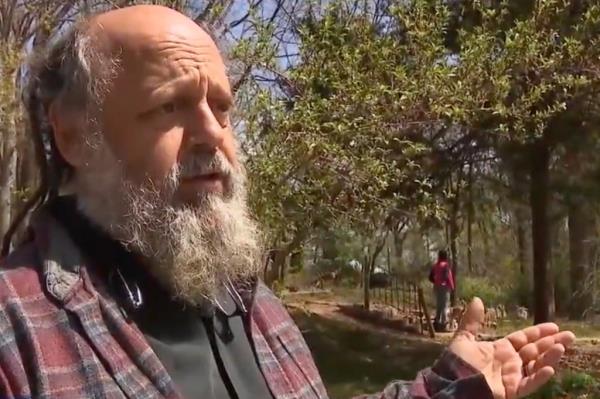 David Morris is pictured talking to Fox 5.