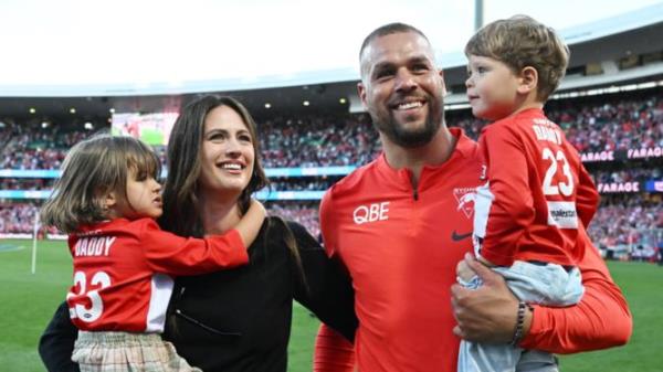 Franklin returned to the SCG for a lap of ho<em></em>nour with his family in August last year.