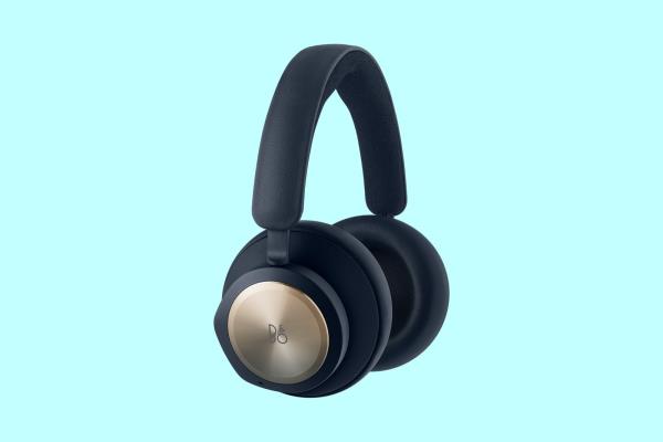 Image may co<em></em>ntain Electro<em></em>nics Headpho<em></em>nes and Headset