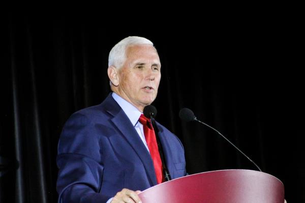 Mike Pence speaks at University of Alabama