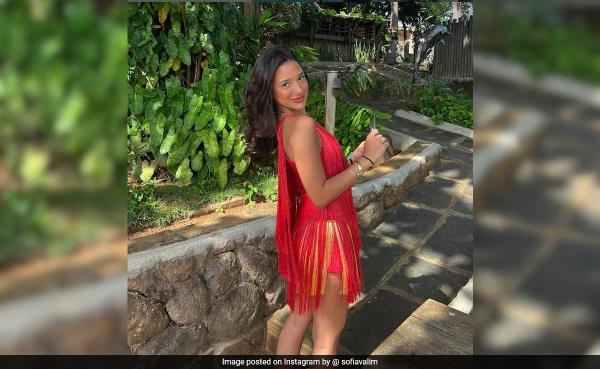 Brazilian Influencer Maria Sofia Valim, 19, Dies After Emergency Liver Transplant