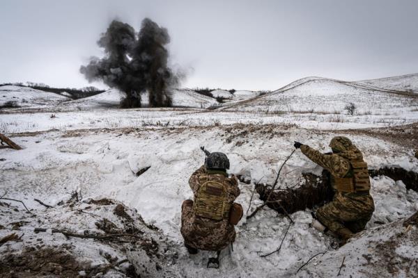 Ukrainian soldiers on the fro<em></em>ntline take part in a medical training in Do<em></em>netsk Oblast, Ukraine.